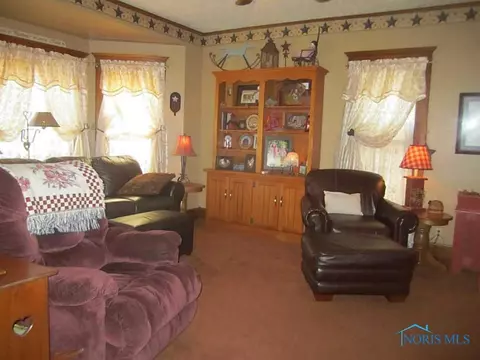 207 E Main St, Fayette, OH 43521 photo 6
