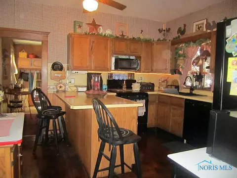207 E Main St, Fayette, OH 43521 photo 8