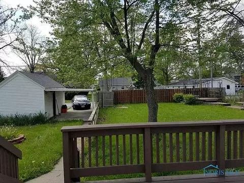 418 S Williams St, Bryan, OH 43506 photo 2