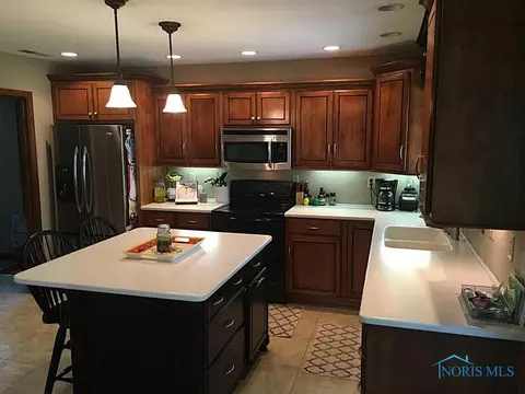 227 Illinois Dr, Bryan, OH 43506 photo 10