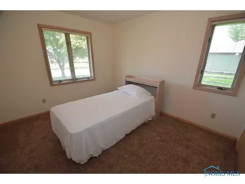 547 Thackeray Rd, Maumee, OH 43537 photo 7