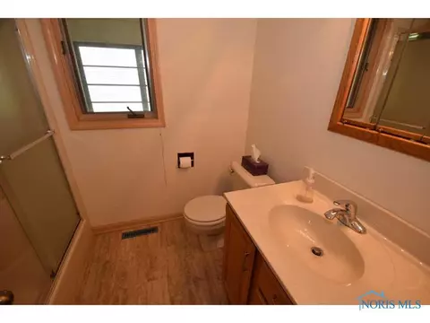 547 Thackeray Rd, Maumee, OH 43537 photo 4