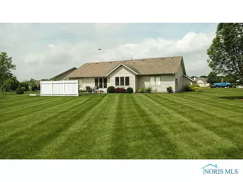 1202 Cobblestone Rd, Bryan, OH 43506 photo 4