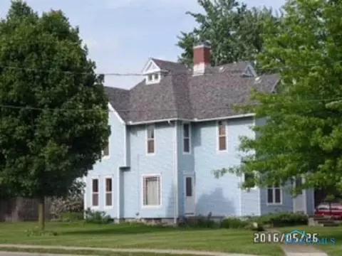 305 E Church St, West Unity, OH 43570 photo 2