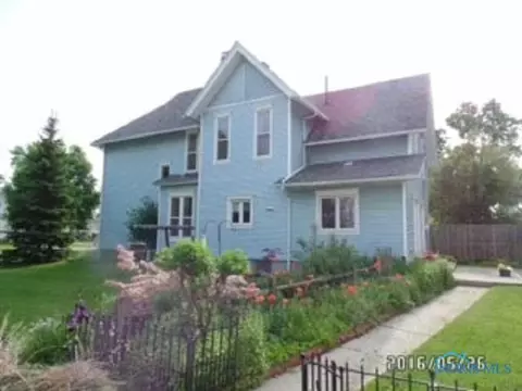 305 E Church St, West Unity, OH 43570 photo 4