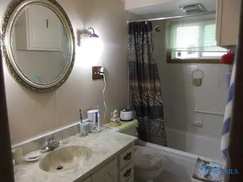 420 Independence Rd, Toledo, OH 43607 photo 9