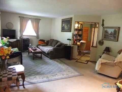 420 Independence Rd, Toledo, OH 43607 photo 3