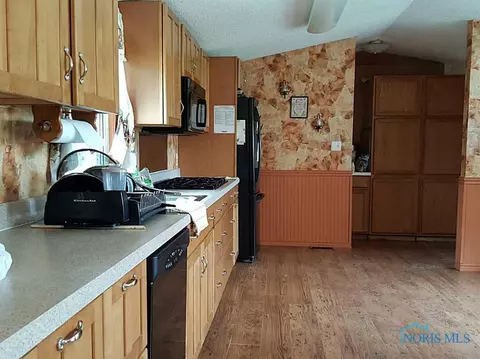 4464 Defiance Pike, Wayne, OH 43466 photo 7