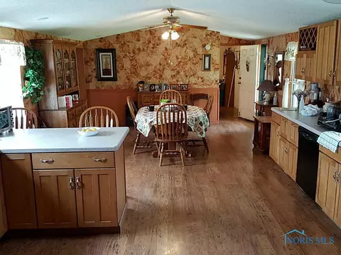 4464 Defiance Pike, Wayne, OH 43466 photo 5