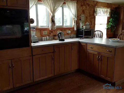 4464 Defiance Pike, Wayne, OH 43466 photo 6
