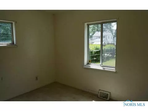 929 Searles, Toledo, OH 43607 photo 6