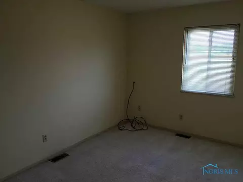 357 Wrexham Ln #102, Maumee, OH 43537 photo 11