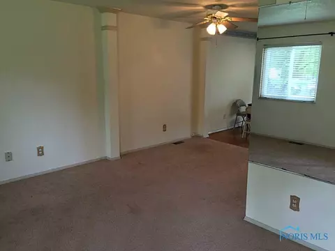 357 Wrexham Ln #102, Maumee, OH 43537 photo 3