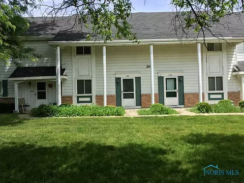 357 Wrexham Ln #102, Maumee, OH 43537 photo 1