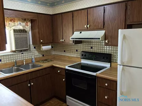 357 Wrexham Ln #102, Maumee, OH 43537 photo 6