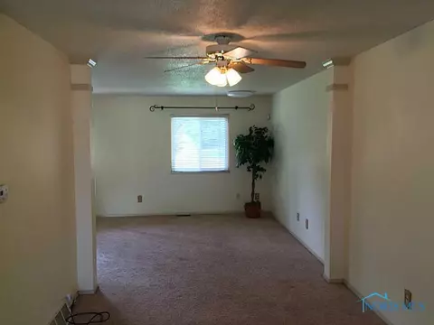 357 Wrexham Ln #102, Maumee, OH 43537 photo 4