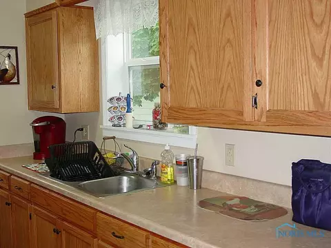 426 E Butler St, Bryan, OH 43506 photo 3