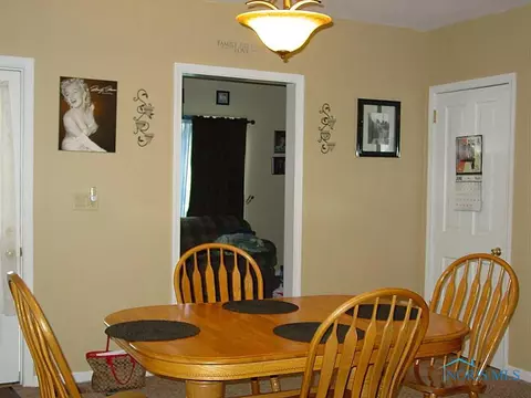 426 E Butler St, Bryan, OH 43506 photo 4