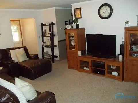 1618 Colonial Ln, Bryan, OH 43506 photo 13