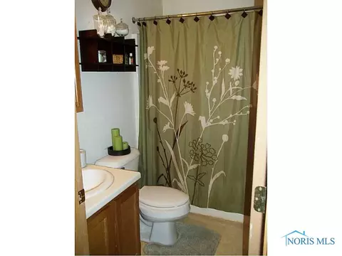 1618 Colonial Ln, Bryan, OH 43506 photo 7