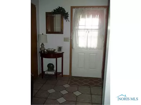 1618 Colonial Ln, Bryan, OH 43506 photo 4