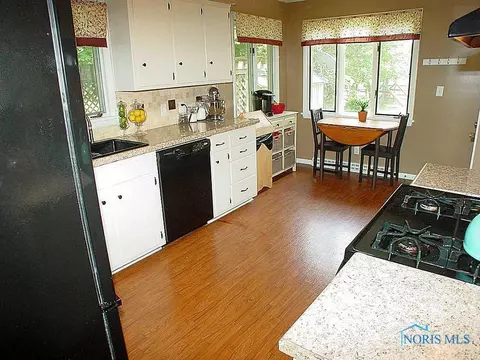 206 E Main St, Metamora, OH 43540 photo 13