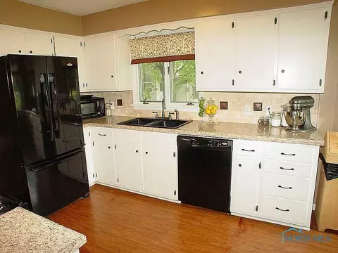 206 E Main St, Metamora, OH 43540 photo 12