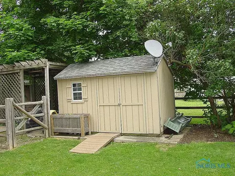 206 E Main St, Metamora, OH 43540 photo 5