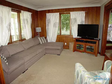 206 E Main St, Metamora, OH 43540 photo 6