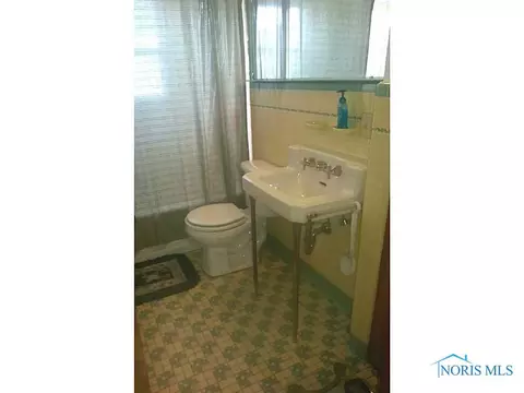 335 Kopernik Ave, Toledo, OH 43607 photo 3
