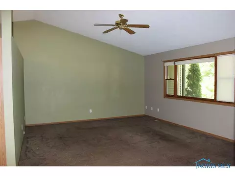 4106 Eber Rd, Monclova, OH 43542 photo 2