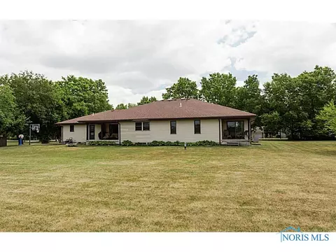 22931 W Hellwig Rd, Genoa, OH 43430 photo 4