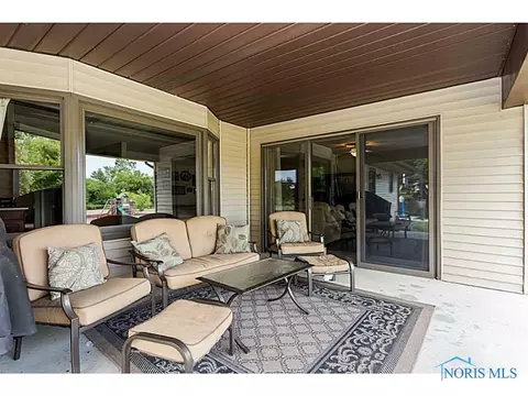 22931 W Hellwig Rd, Genoa, OH 43430 photo 2