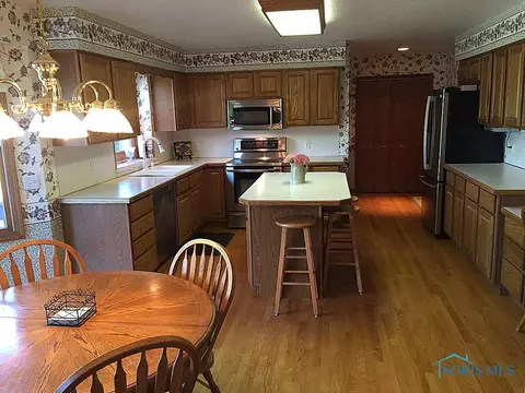 1097 Springcrest Dr, Waterville, OH 43566 photo 8