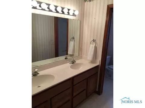 1097 Springcrest Dr, Waterville, OH 43566 photo 18