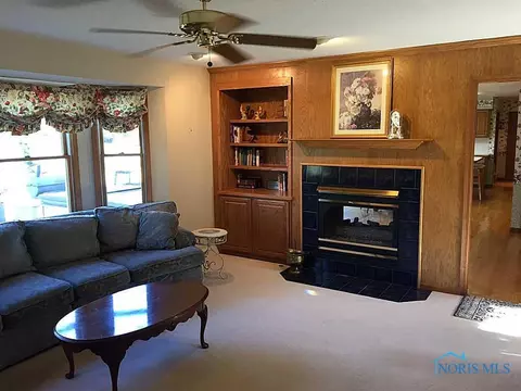 1097 Springcrest Dr, Waterville, OH 43566 photo 6