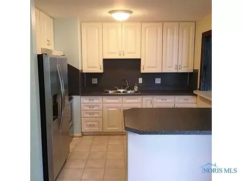 1820 E Benwick Rd, Toledo, OH 43613 photo 5