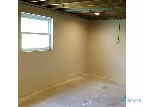 1820 E Benwick Rd, Toledo, OH 43613 photo 14