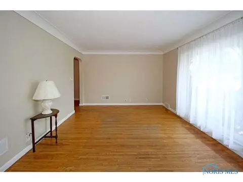 132 Richards Rd, Toledo, OH 43607 photo 3