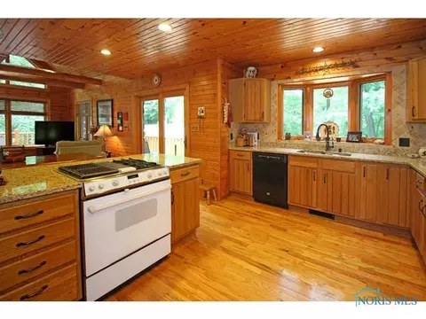 4030 S Eber Rd, Monclova, OH 43542 photo 9