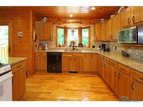 4030 S Eber Rd, Monclova, OH 43542 photo 10