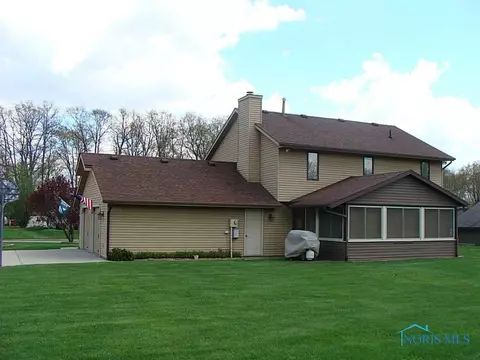 207 Brown Dr, Bryan, OH 43506 photo 2