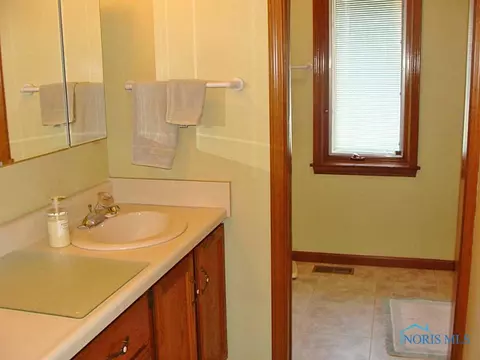 207 Brown Dr, Bryan, OH 43506 photo 9