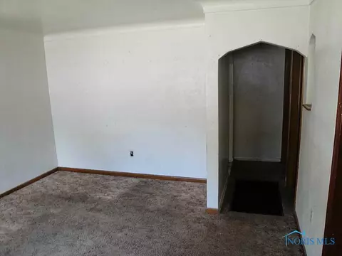 352 Burbank Dr, Toledo, OH 43607 photo 4