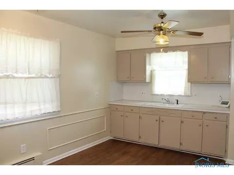 3443 Mapleview Dr, Toledo, OH 43623 photo 3