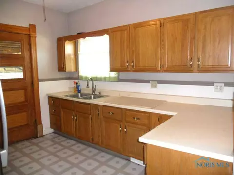 422 E Butler St, Bryan, OH 43506 photo 4