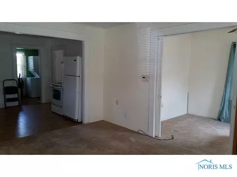 112 E Walnut, Oak Harbor, OH 43449 photo 3