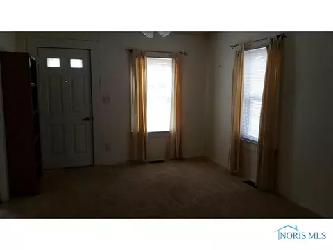 112 E Walnut, Oak Harbor, OH 43449 photo 2