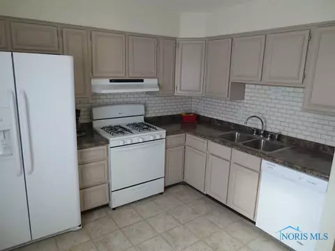 914 Independence Rd, Toledo, OH 43607 photo 7