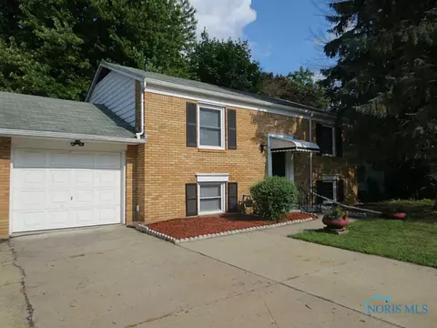 914 Independence Rd, Toledo, OH 43607 photo 2